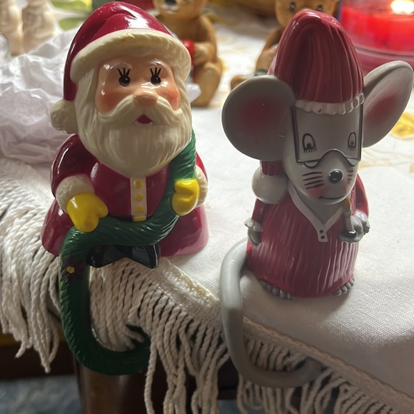 Vintage plastic Santa and mouse hanger - Picture 2 of 2